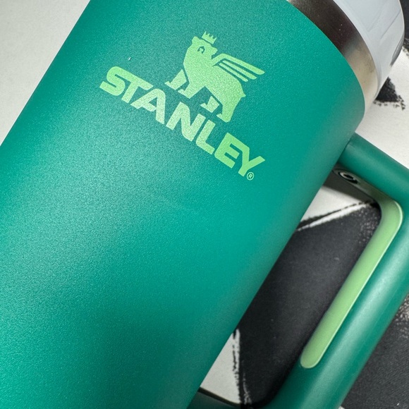 Stanley Quencher H2.0 FlowState Tumbler - 40 oz. Alpine - Picture 3 of 9